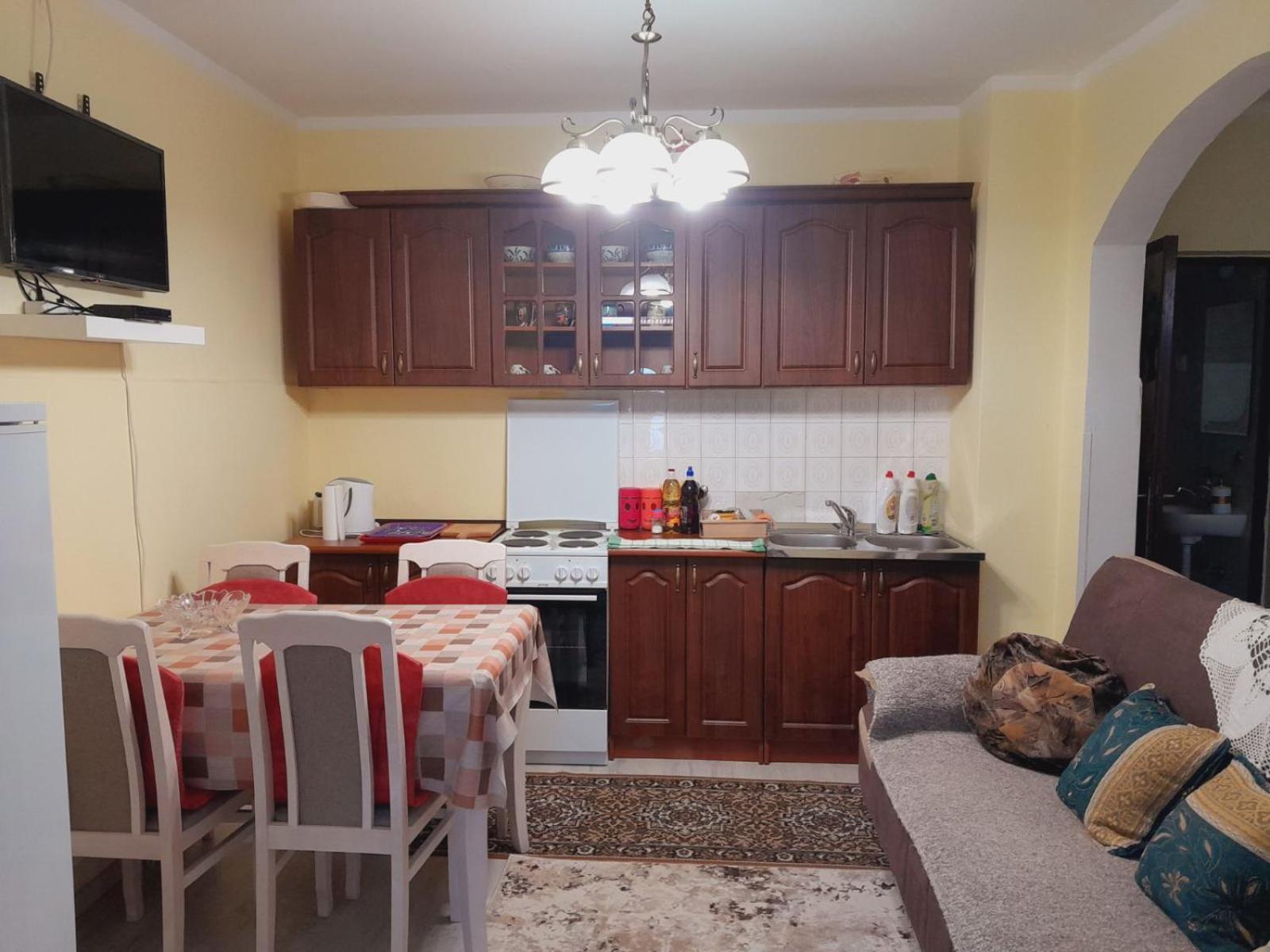 Apartman Radoman ツェティニェ エクステリア 写真